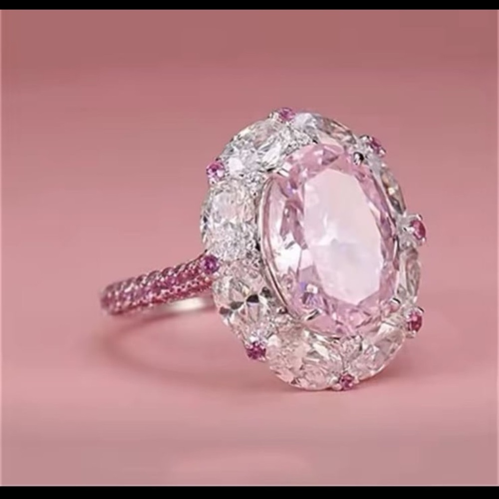 Brilliant finish oval amethyst 6.2CT silver ring with swarovski elements - Picture 4 of 13